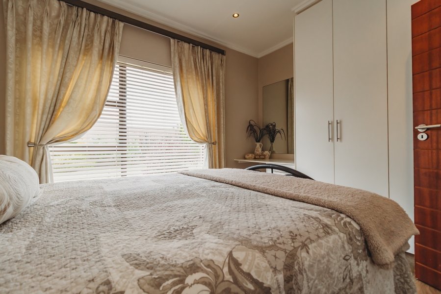 4 Bedroom Property for Sale in Earls Court Lifestyle Estate Western Cape